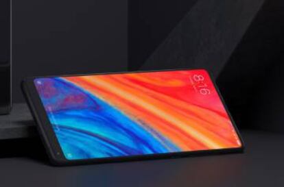 Nuevo 'smartphone' insignia de Xiaomi, el Mi MIX 2S.