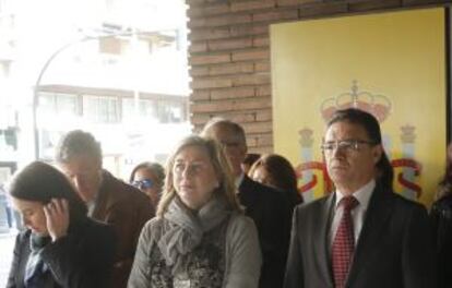 Concentración contra la violencia de género en la Delegación del Gobierno de la Comunidad Valenciana.