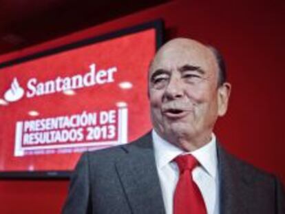 El presidente del Banco Santander, Emilio Bot&iacute;n, durante de la presentaci&oacute;n de resultados del ejercicio 2013 de la entidad bancaria 