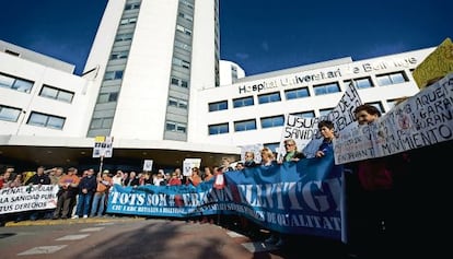 Manifestación del personal sanitario del Hospital de Bellvitge, el pasado 15 de noviembre.