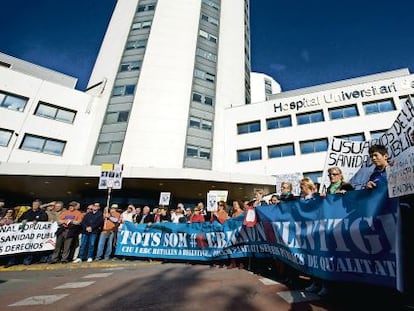 Manifestaci&oacute;n del personal sanitario del Hospital de Bellvitge, el pasado 15 de noviembre.