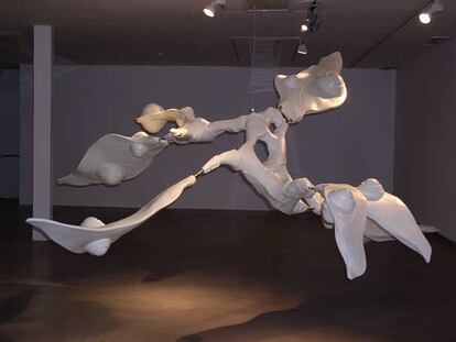 'Cyborg W9' (2006), de Lee Bul, expuesto en el Domus Artium (DA2) de Salamanca.