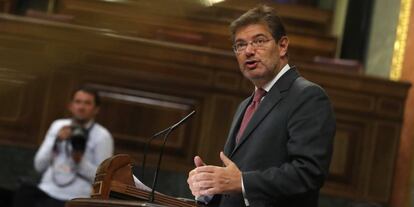 El ministro de Justicia Rafael Catalá, durante su intervención en el pleno del Congreso.