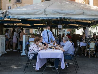 Terraza del restaurante Salamanca de la Barceloneta, esta semana.