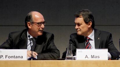 El presidente de la Generalitat conversa con el del Patronato de ESADE, Pedro Fontana.