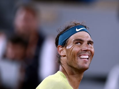 Nadal celebra la victoria contra Djokovic, el martes en la pista Chatrier, en París.