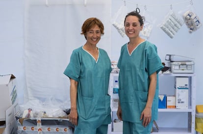 Maria José Pérez Úbeda y Amanda Aragó Olaguibel, cirujanas traumatólogas.