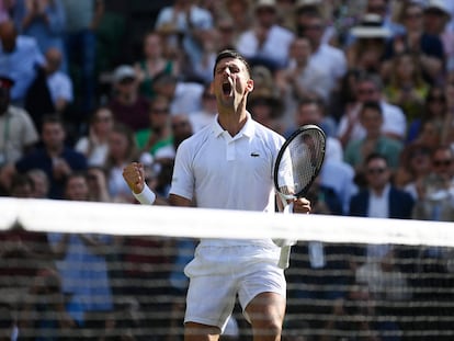 Djokovic celebra su triunfo contra Norrie, este viernes en Londres.