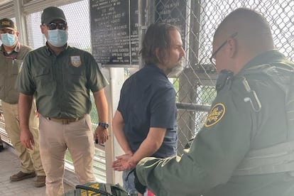 Christian Von Roehrich, exalcalde de la alcaldía Benito Juárez en Ciudad de México, al ser detenido en Reynosa (Estado de Tamaulipas), este jueves.