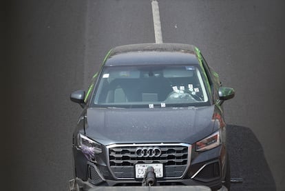 El vehículo en el que viajaban Ximena Guzmán, secretaria particular de la jefa de Gobierno de Ciudad de México, y José Muñoz, asesor de Clara Brugada.
