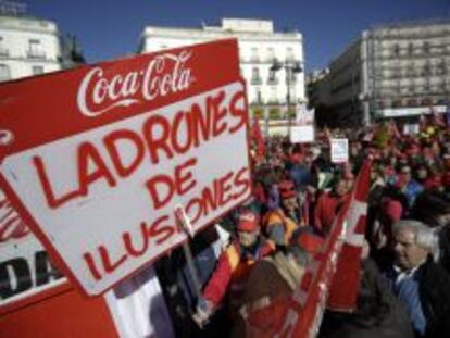 Protesta de trabajadores de Coca-Cola en la Puerta del Sol de Madrid.
