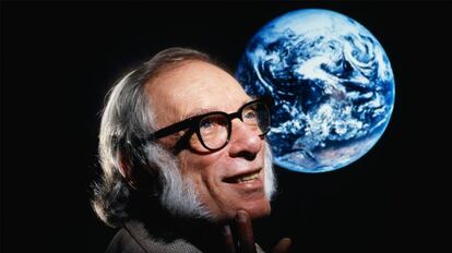 Isaac Asimov, el escritor y profesor de bioquímica famoso por sus obras de divulgación científica, historia y ciencia ficción.