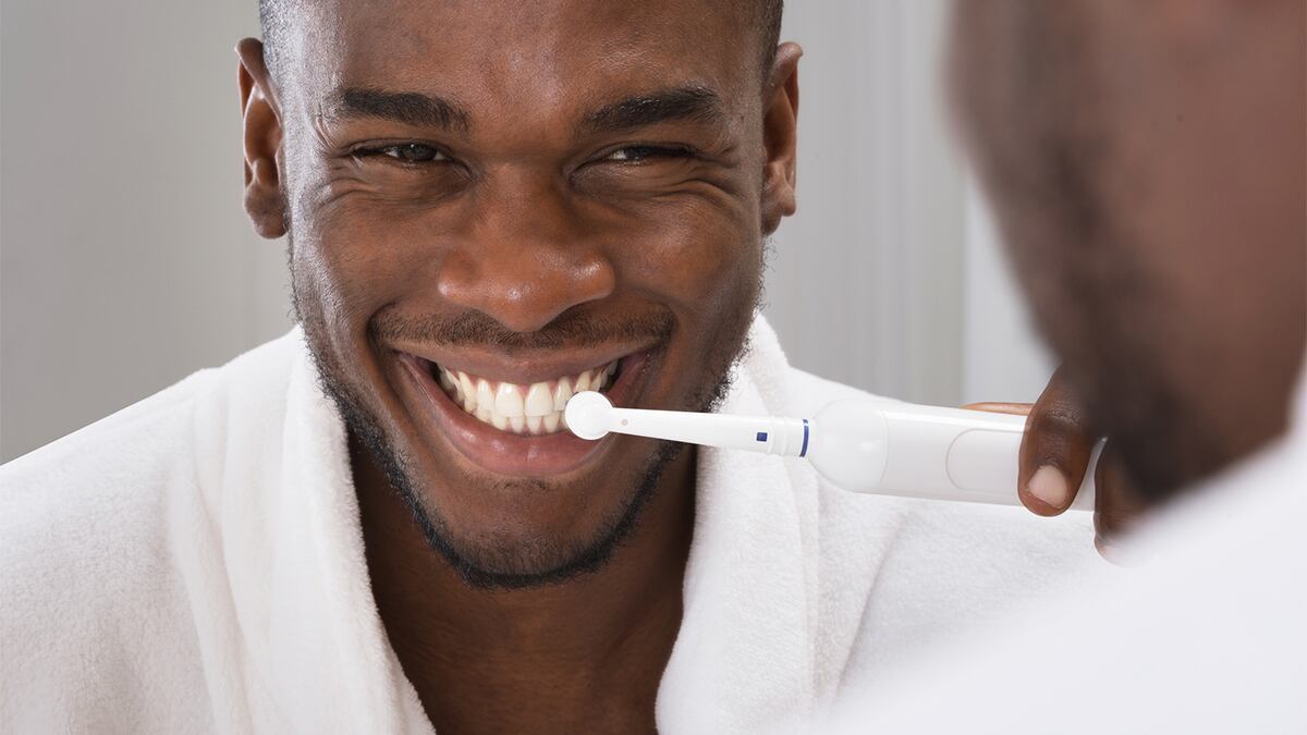 El cepillo de dientes eléctrico más vendido de Amazon está a precio de ganga en estos momentos