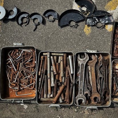 Makeshift tool boxes put to the test by the passage of time.