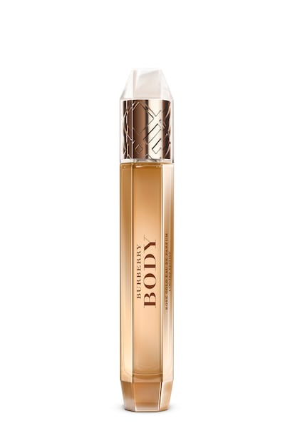 Hay que esperar hasta octubre para poder adquirir el nuevo Burberry Body Rose Gold Edition, una nueva versión del perfume Body cuyo lanzamiento coincide con el primer aniversario de esta fragancia. Esta edición limitada incluye un nuevo frasco joya de espejo lacado en rosa. Además, el aroma es más floral y amaderado. Costará 92,25 euros.