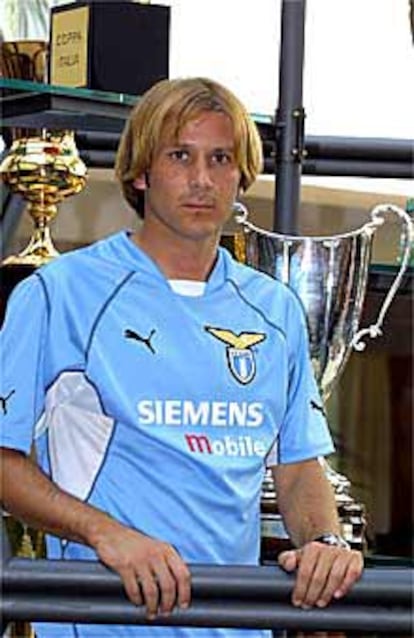 Mendieta, ayer, con la camiseta del Lazio.