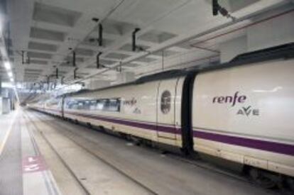 Imagen de un tren que opera en la l&iacute;nea Figueres-Francia. Las infraestructuras ferroviarias son uno de los puntos fuertes de Espa&ntilde;a como destino de inversiones extranjeras.