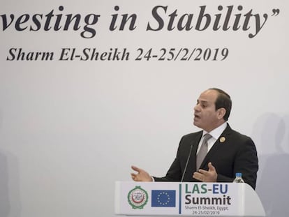 El presidente egipcio, Abdelfatá al Sisi, el lunes en la cumbre de Sharm el Sheij.