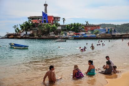 Turistas en Acapulco, el 10 de diciembre de este año.