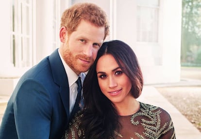 Una de las fotos oficiales de Enrique de Inglaterra y Meghan Markle distribuidas por el palacio de Kensington.