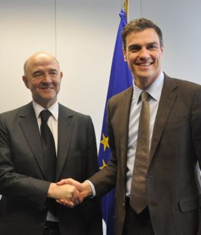 Pedro Sánchez y Pierre Moscovici en Bruselas.