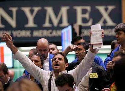 El mercado de derivados de Nueva York (Nymex), en la sesión del pasado jueves, en la que el precio del petróleo bordeó los 100 dólares.