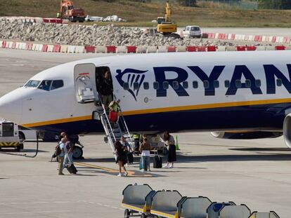 Ryanair perderá 200 millones este trimestre y alerta del posible cierre de bases no rentables