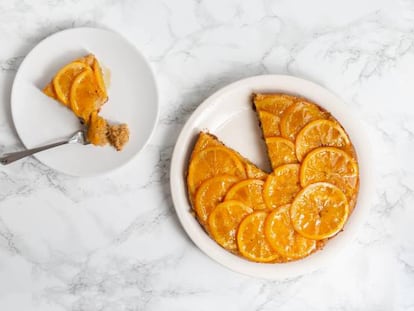 Tarta invertida con naranjas