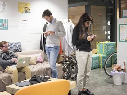 Treballadors en una empresa de Barcelona.