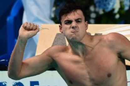 James Guy celebra su victoria en los 200 libres.