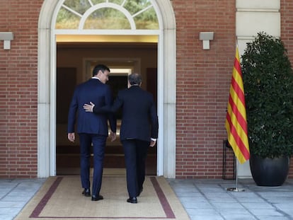 Reunión en el Complejo de La Moncloa del presidente del Gobierno, Pedro Sánchez, y Quim Torra, presidente de la Generalitat catalana. 