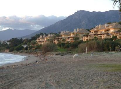 Viviendas ilegales en la zona de Río Real, en Marbella (Málaga).