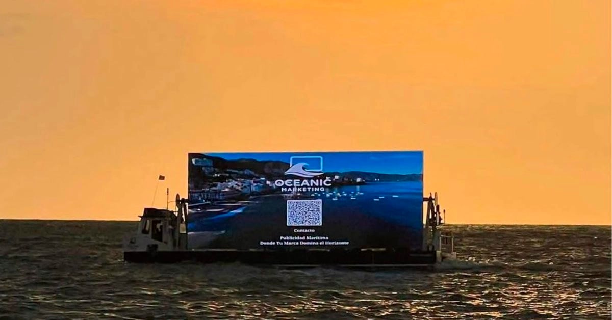 La pantalla publicitaria en el mar de Puerto Vallarta enciende las alarmas sobre la alteración de la vida marina