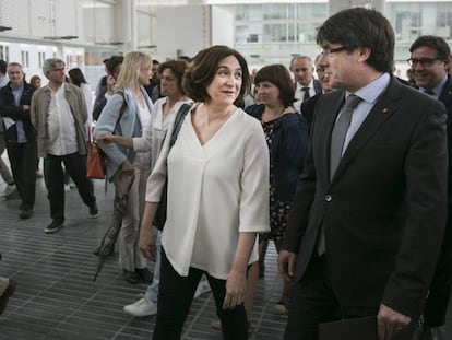 Colau y Puigdemont, el 7 de junio en Hospital del Mar de Barcelona.  