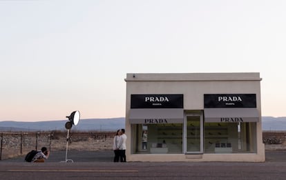 La instalación artística de Prada en Texas. FOTO: Getty Images