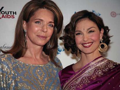 Noor de Jordania y Ashley Judd.