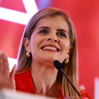 Laura Fernandez en conferencia de prensa, en San José (Costa Rica), este lunes.