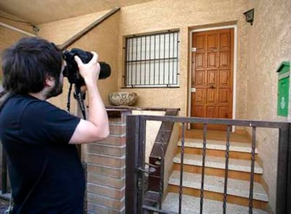 Entrada del piso en cuyo interior se halló el cuerpo de la mujer fallecida en 2001.