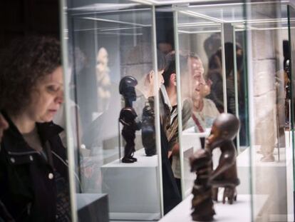 Visitantes en el Museo de las culturas del mundo de Barcelona, la Nit dels Museus.