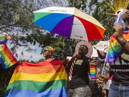 Personas celebrando el día del Orgullo en Uganda. 