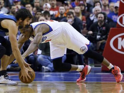 Thaddeus Young y Ricky Rubio.