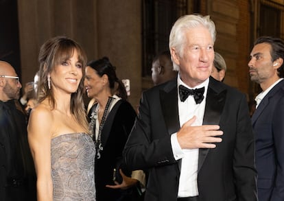 Richard Gere y Alejandra Silva vuelve a EEUU