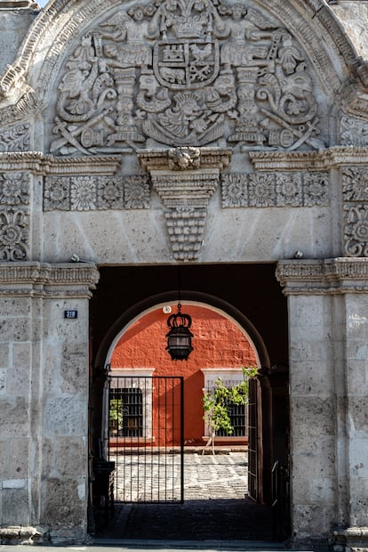 La Casa del Moral (1730), una de las mansiones coloniales de Arequipa.   