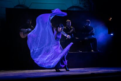 La bailadora Sara Baras inauguró el martes el Festival Jardins de Pedralbes, en Barcelona.