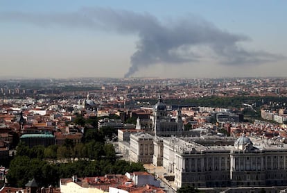 Columna de humo, vista desde Madrid.