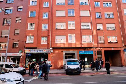Edificio donde vivía la joven Erika, en Oviedo.