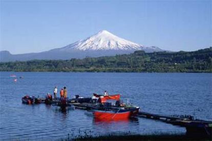 El lago y el volcán Villarrica (2.847 metros), en la región chilena de la Araucanía.