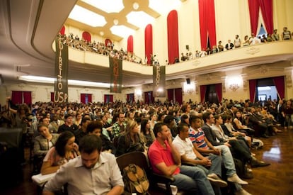 Debate sobre a redu&ccedil;&atilde;o da maioridade penal no sal&atilde;o nobre da Faculdade de Direito da USP. 