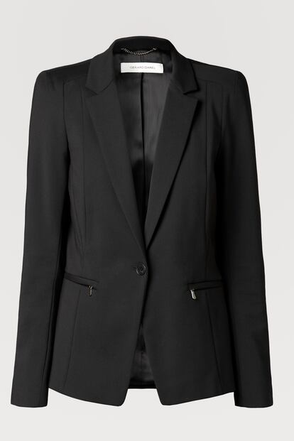 Clásica blazer con bolsillos laterales de Gerard Darel (320 euros).