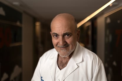 Félix Castillo, jefe de Neonatología del Vall d'Hebron y paciente con un tumor de pulmón metastásico desde hace 10 años. 